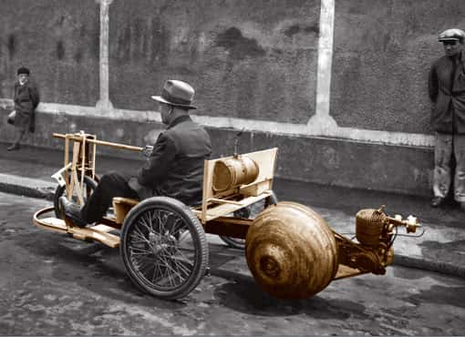 Automobile légère (novembre 1937). © CNRS Photothèque / Fonds historique