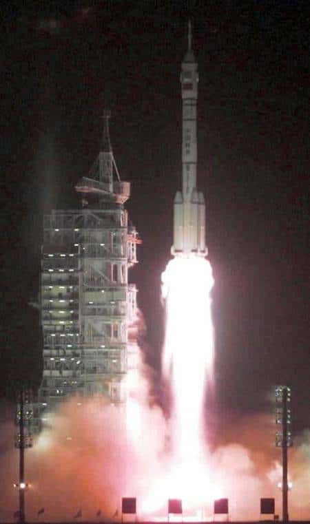 Le lancement de Shenzhou 1. Crédit agence spatiale chinoise