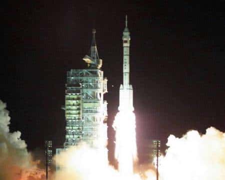 Lancement de Shenzhou 2. Crédit agence spatiale chinoise