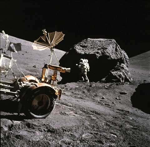 Exploration de la Lune par Apollo 17. <br />Crédits : NASA/Apollo 17/NSSDC 