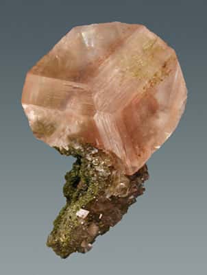 Cristal de calcite rose de Tsumeb.
