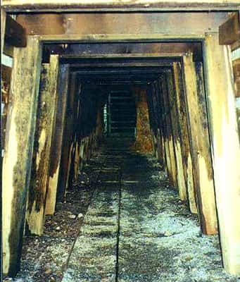Entrée de la mine de San Cristobal I, dans le district de Domo de Yauli, en Bolivie. © DR