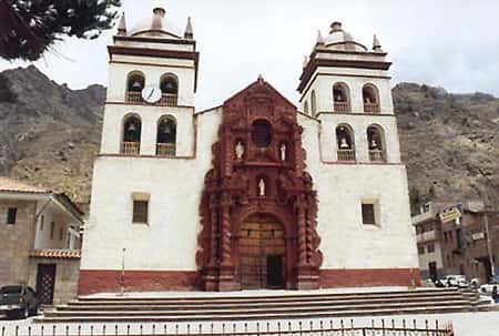 Église à Huancavelica, au Pérou. © DR