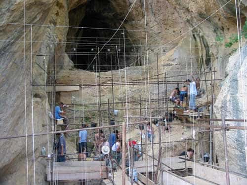 Près de Tautavel, la grotte d'Arago a livré le crâne d'un ancêtre de l'Homme, âgé de 450.000 ans. © C. Frankel - Tous droits réservés