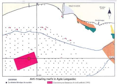 Exemple de disposition des récifs de protection antichalutage en Languedoc, en Agde (200 modules disposés à intervalle régulier). © E. Charbonnel