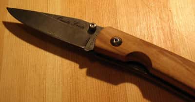 Couteau lame damas. © Wikipedia