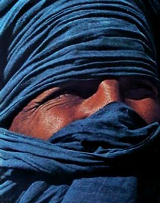 Les Touaregs, ces habitants du Sahara, sont surnommés les « hommes bleus » à cause de la couleur de leur chèche. © DR