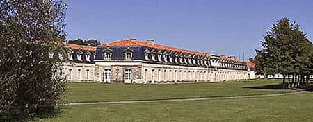 La Corderie royale, à Rochefort, du côté de la Charente. © Pep per, Wikipédia