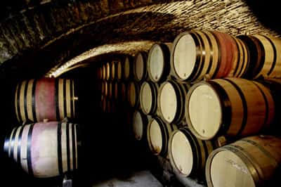 Les vins du domaine de La Romanée-Conti sont élevés en fûts de chêne neufs. © Renzo Grosso, wikimedia commons, CC 3.0