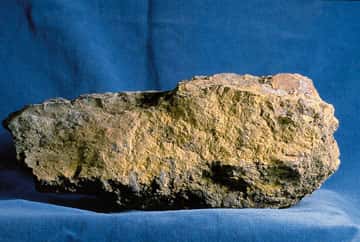 Un échantillon de roche contenant de l’uranium. © DR