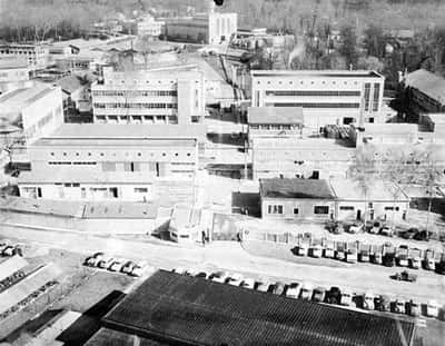 L'usine du Bouchet en 1961. Le site a été utilisé pour le traitement du minerai d’uranium de 1946 à 1971. © DR