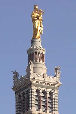 La statue d'or de Notre Dame de la Garde