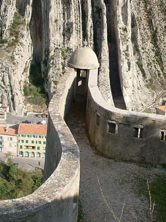 Citadelle de Sisteron, la guérite du diable. © Régis Martel, GNU Free Documentation License, Version 1.2