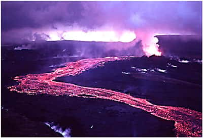Cette image a été prise lors de l’éruption à Krafla en 1984. © Michael Ryan, USGS