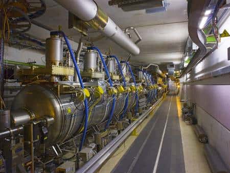 Une des cavités accélératrices du LHC. © Cern
