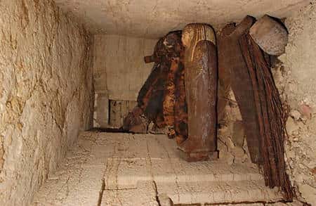 Sarcophages. © Photos Christian Décamps / Mission archéologique du Louvre à Saqqara