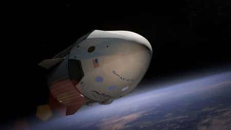 La capsule Dragon V2 de SpaceX fera partie des deux premiers véhicules privés de transport spatial de passagers, avec la capsule CST-100 de Boeing. © SpaceX