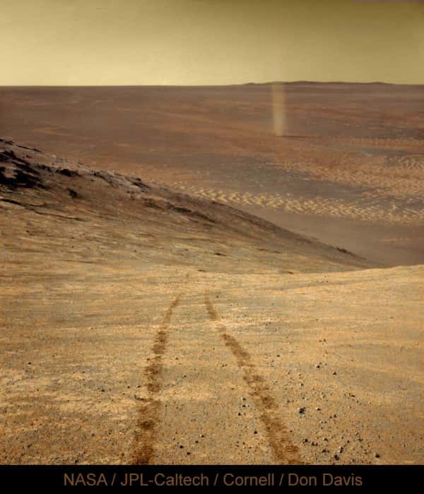 Un tourbillon de poussière surpris par le rover Opportunity en avril 2016. © Nasa, JPL, Cornell, Don Davis