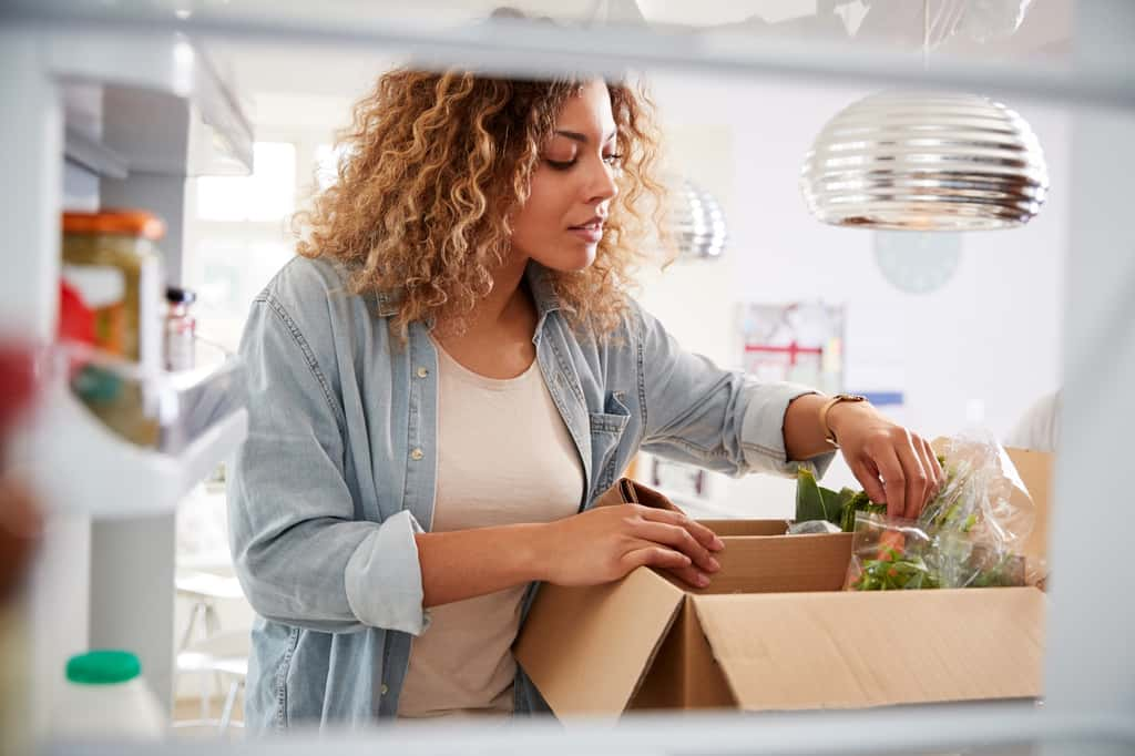  Faire ses courses en ligne présente de nombreux avantages et il est facile d'en éviter les inconvénients. © Monkey Business, Adobe Stock