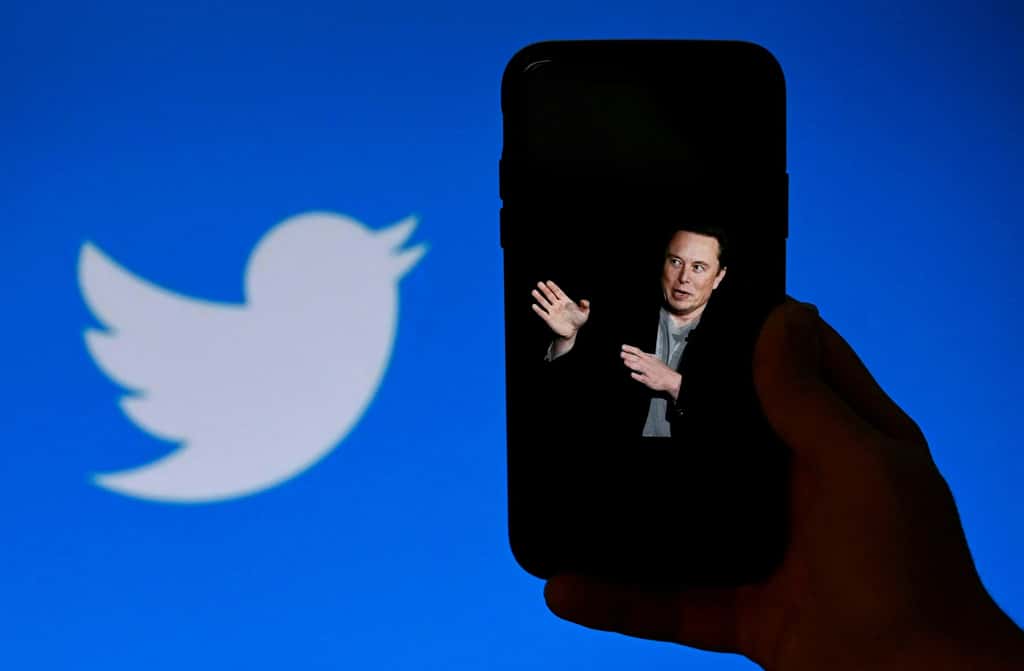 De toute évidence, Elon Musk cherche une alternative pour son réseau social Twitter qui surpasserait celui de son rival Sam Altman, le patron d'OpenAI, créateur de ChatGPT, dont il aurait peut-être du mal à digérer le succès. © Oilivier Douliery, AFP