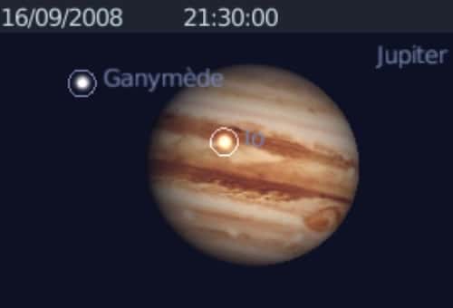 Observez les satellites Io et Ganymède projeter leurs ombres sur la planète Jupiter