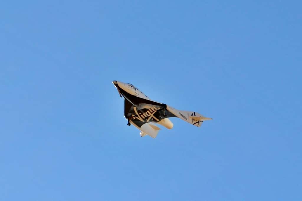 Le SpaceShipTwo lors d'un de ses vols d'essai. Les ingénieurs sont aux prises avec les vibrations trop importantes du moteur. © Virgin Galactic
