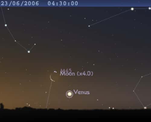 La Lune est en conjonction avec la planète Vénus et frole l'amas des Pléiades (M45)