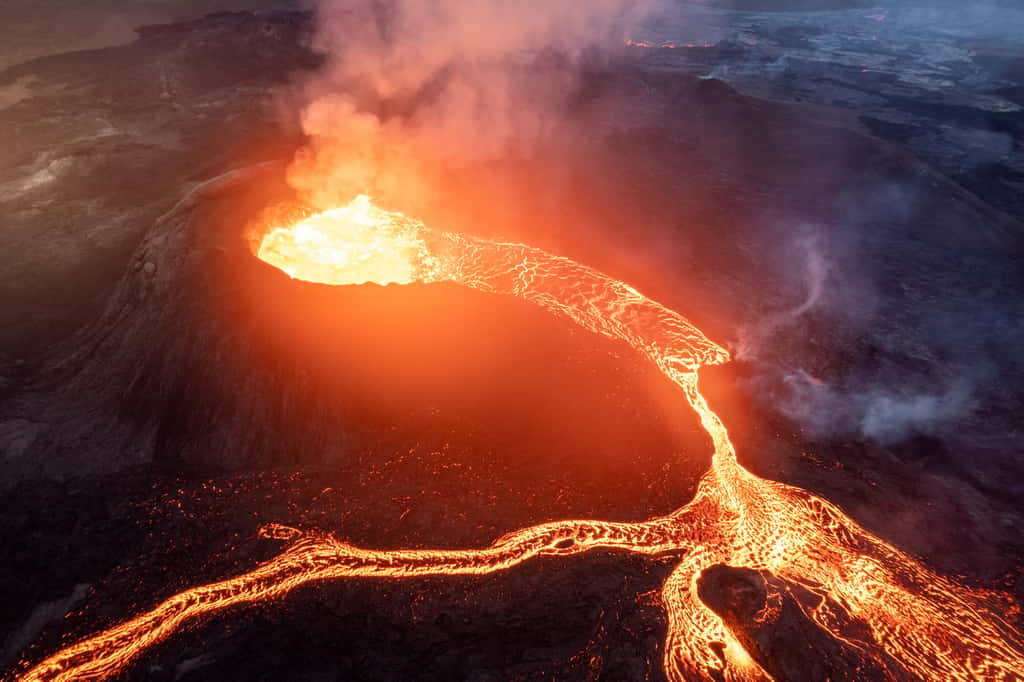 Éruption de 2021 du volcan Fagradalsfjall en Islande. © Wirestock Creators, Adobe Stock
