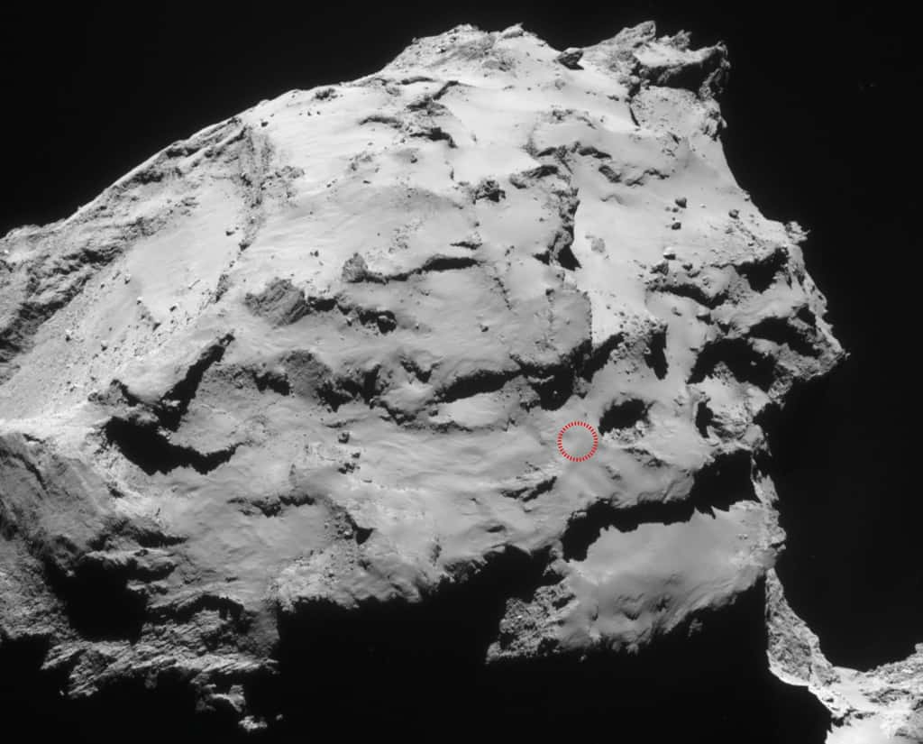 Ma'at est le site de l'impact contrôlé de la sonde Rosetta choisi par l'Agence spatiale européenne. Il se situe sur le plus petit lobe du noyau cométaire. © Esa, Rosetta, NavCam