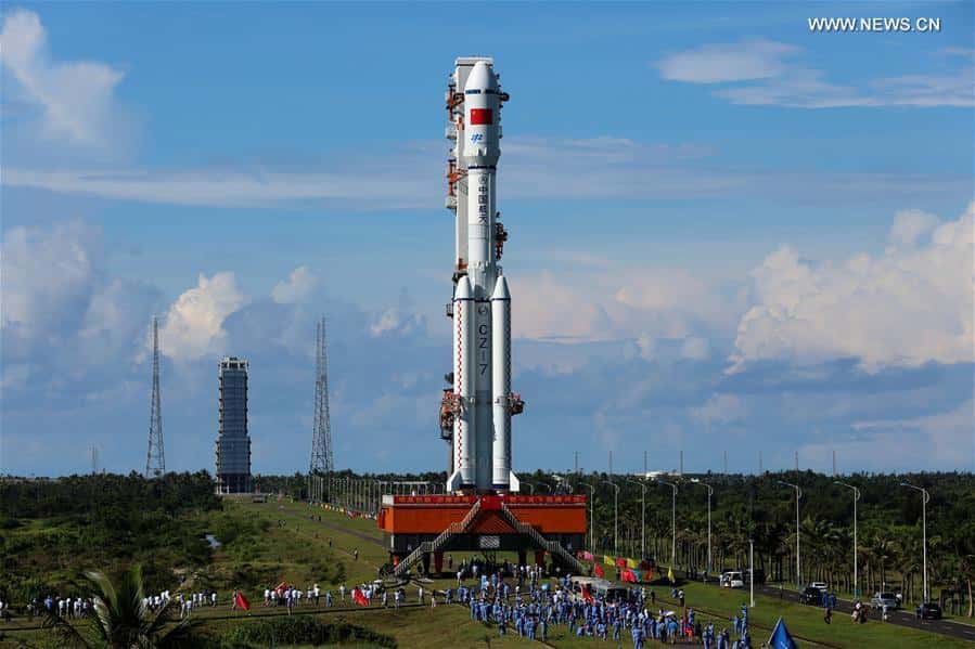 Le nouveau lanceur chinois CZ-7 a été spécialement conçu pour lancer les cargos de ravitaillement de la future station spatiale chinoise. Capable d'envoyer quelque 13,5 tonnes en orbite basse, ce nouveau lanceur a volé avec succès pour la première fois ce 25 juin. © CAST