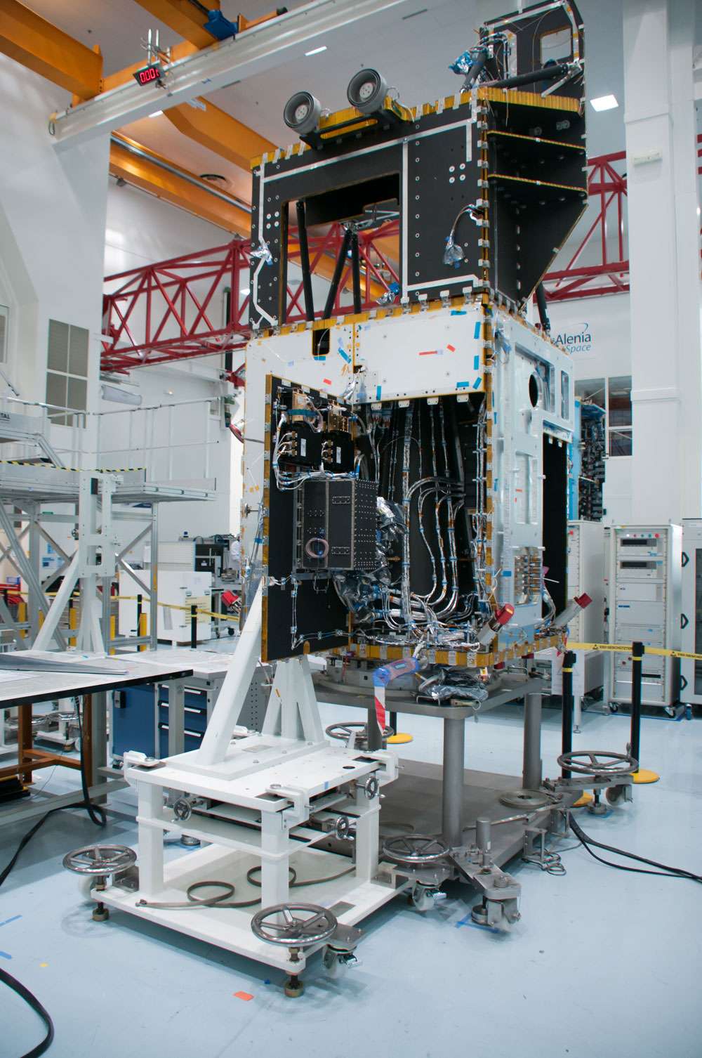 État d'avancement de la construction du satellite Sentinel 3B au mois de novembre 2014. © Rémy Decourt