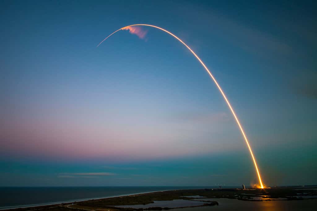 La trajectoire de Falcon 9. Un lancement qui confirme la grande adaptabilité de ce lanceur capable de faire le grand écart entre la demi-tonne de Jason 3 (précédent vol) et les 5,3 tonnes de SES 9. © SpaceX