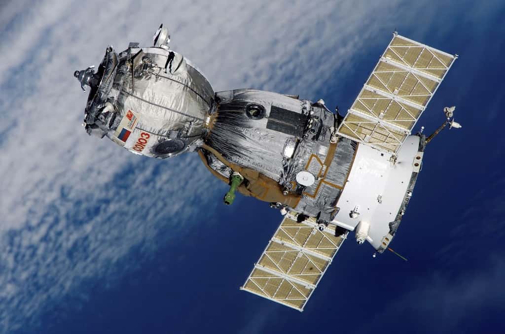 L'amarrage au complexe orbital a été effectué à 9 h 42. Les trois membres d'équipage ne sont entrés qu'à midi dans la Station. Jusqu'au 11 septembre 2015, l’ISS accueillera ainsi neuf personnes au lieu de six habituellement. © Nasa