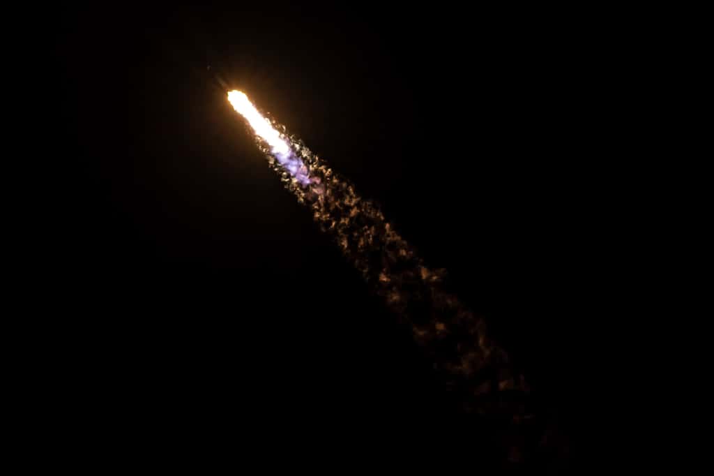 Le lanceur Falcon 9 en pleine ascension le 4 mai 2019. © SpaceX