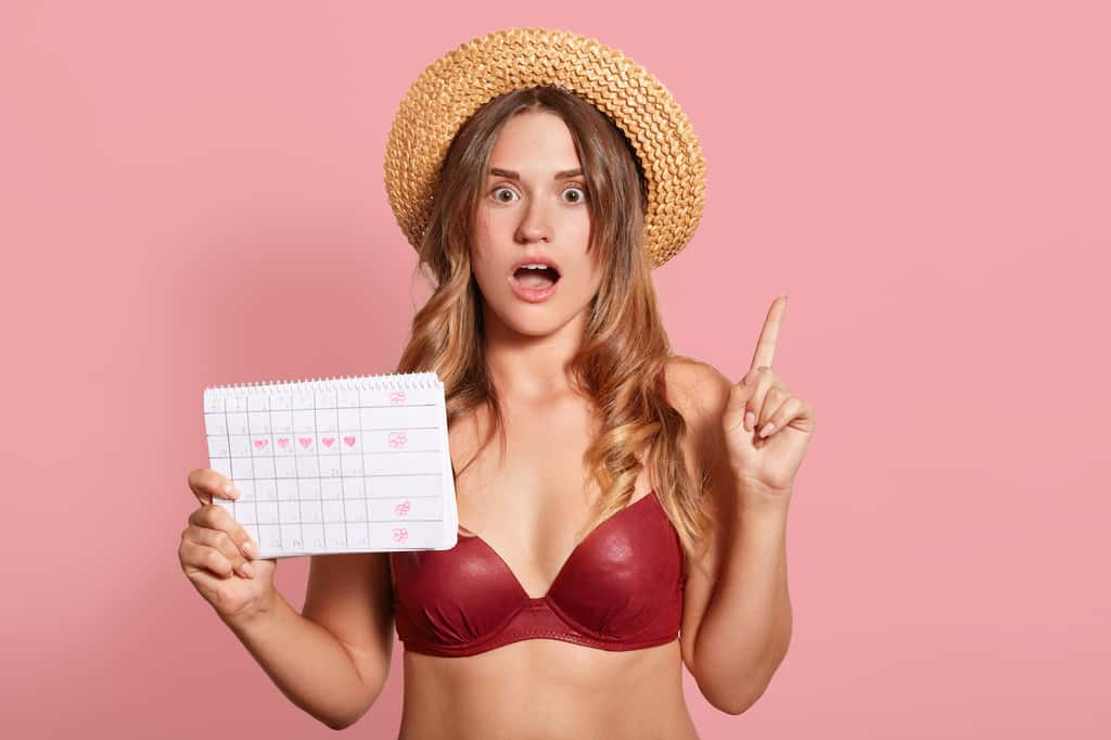 Le maillot de bain menstruel remplace les protections internes et permet de se baigner sans crainte de fuites. © sementsova321, Adobe Stock