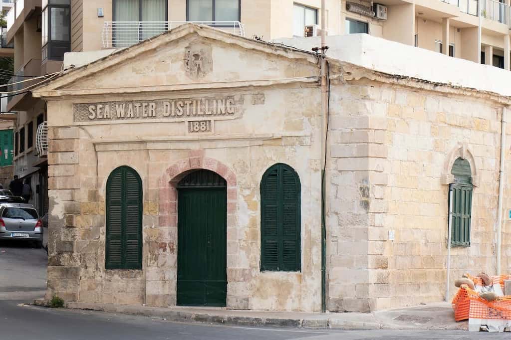Dessalement par distillation à Malte. © Alex Linch, Shutterstock