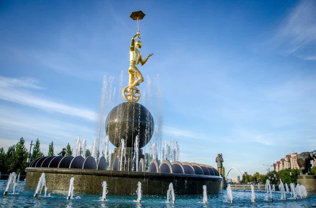 Le thème de cette fontaine ? Les arts du cirque, tout en beauté ! © Areporter, Adobe Stock