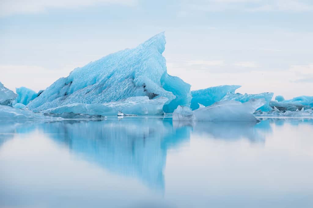 La fonte du glacier Thwaites entraînerait une élévation du niveau de la mer de 3 mètres dans les siècles à venir. © Shoky, Adobe Stock