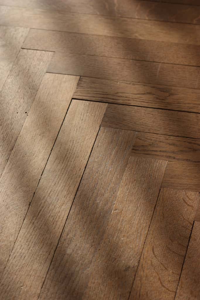 Un revêtement de sol tel qu'un parquet est composé d'un assemblage de lames de bois.  © Rafael Garcia-Suarez, CC BY-SA 2.0, Flickr
