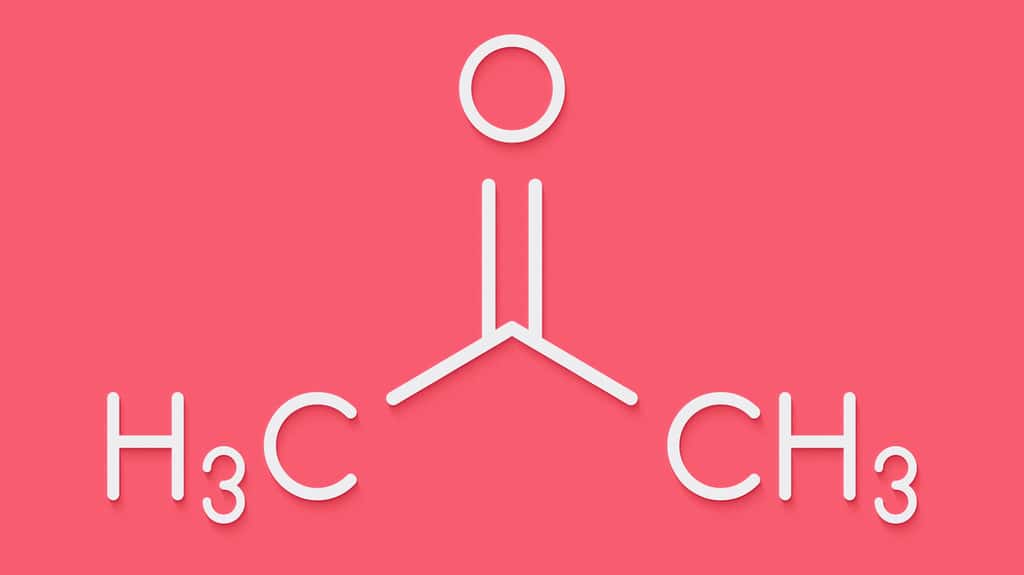 L’acétone est un produit chimique de formule brute C<sub>3</sub>H<sub>6</sub>O. © molekuul.be, Fotolia
