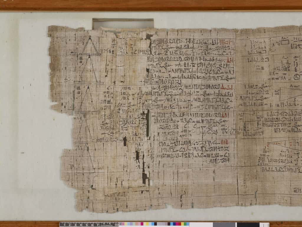 Le papyrus Rhind est l’une des sources les plus importantes concernant les mathématiques dans l'Égypte antique. © British Museum