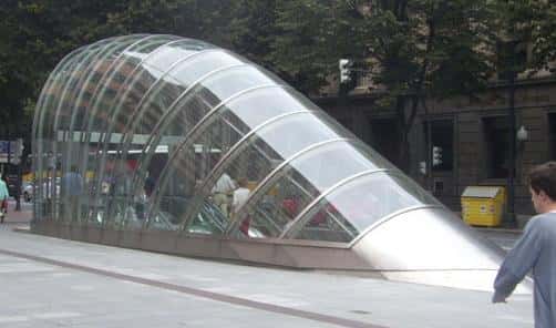 L'édicule est une installation publique souvent utilisée pour protéger les bouches de métro. © Montréalais, GNU 1.2, Wikimedia Commons