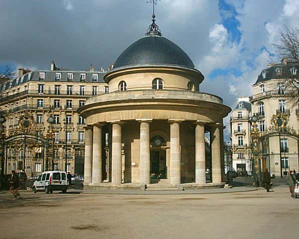 La rotonde du parc Monceau à Paris est l'ancien pavillon du mur des Fermiers généraux. © Gregory Deryckère, CC BY-SA 2.5, Wikimedia Commons