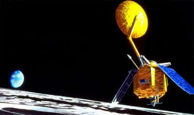 La sonde Lunar Reconnaissance Orbiter (LRO) explorant la Lune (vue d'artiste). Crédit : NASA