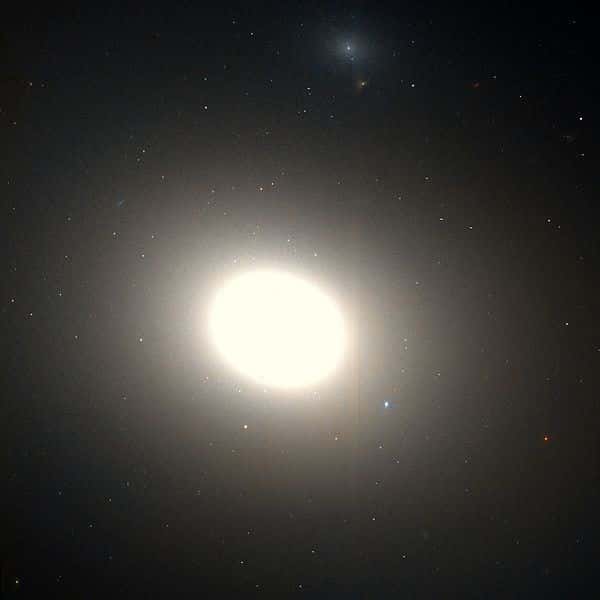 La galaxie M 86 photographiée par le télescope Hubble. Crédit Nasa
