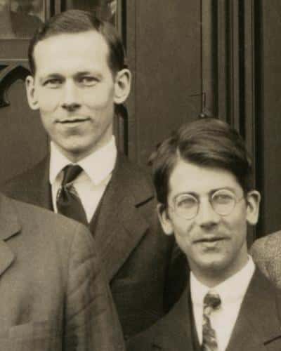 De gauche à droite Robert Mulliken et Friedrich Hunden 1928 à Chicago. Le premier a développé le concept d'orbitale moléculaire quantique du second. ©