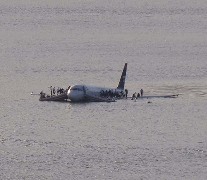 Vol US Airways 1549 sur le fleuve Hudson. L’avion avait percuté une troupe de bernaches du Canada, ce qui a provoqué l’accident. © Greg L, Wikipédia, cc by 2.0