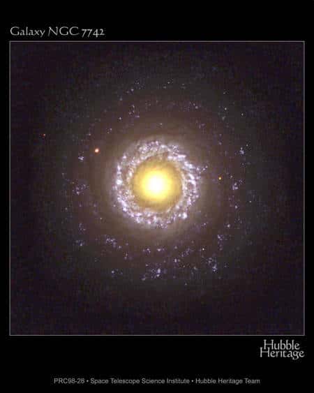 Une image d'une galaxie de Seyfert fournie par Hubble, notez le noyau particulièrement brillant.
