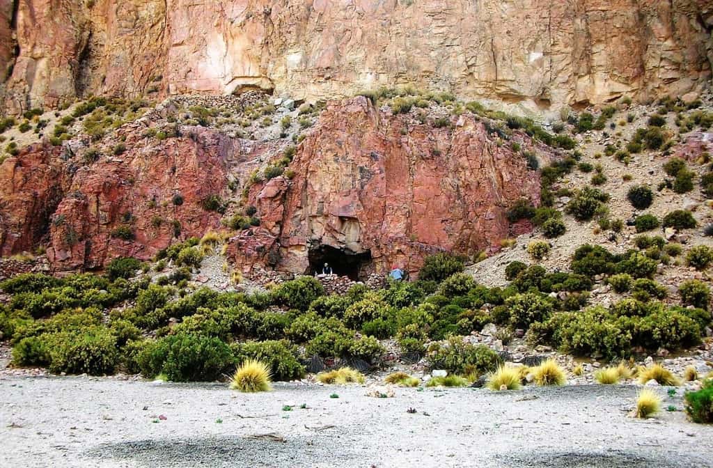 La poche a été trouvée au sud-ouest de la Bolivie, dans la grotte Cueva del Chileno. © Jose Capriles, Penn State