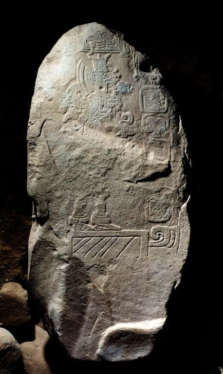 Fragment de la stèle découverte sur le site archéologique maya Tak'alik Ab'aj, au Guatemala. © <em>Guatemalan Ministry of Culture and Sports</em>, AFP
